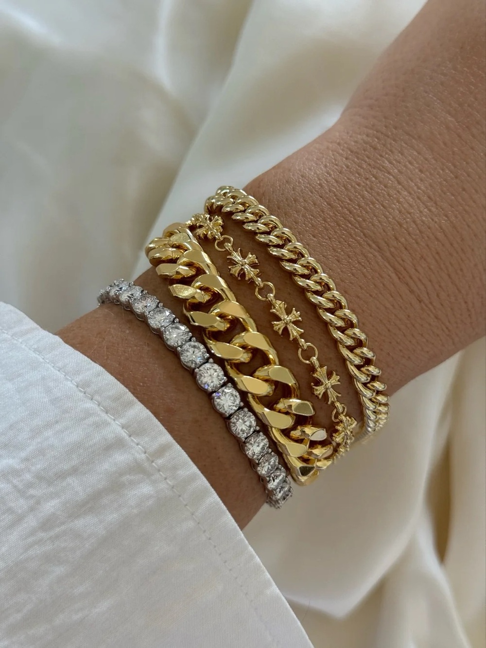 HRH Collection LUXE DREAM TENNIS BRACELET (925 MOISSANITE)